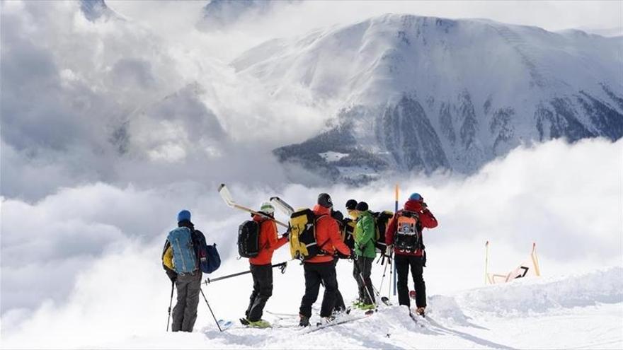 Mueren tres esquiadores españoles en una avalancha en los Alpes Suizos