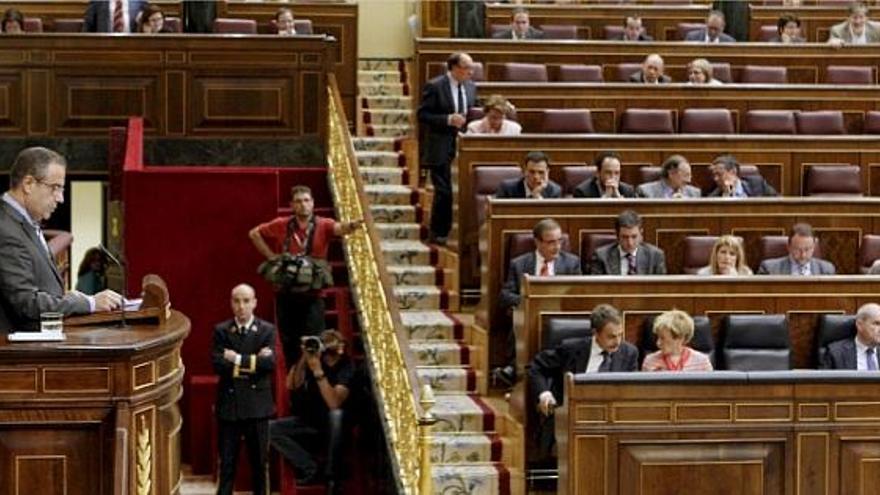 Celestino Corbacho defiende la convalidación de la reforma laboral en el Congreso de los Diputados.