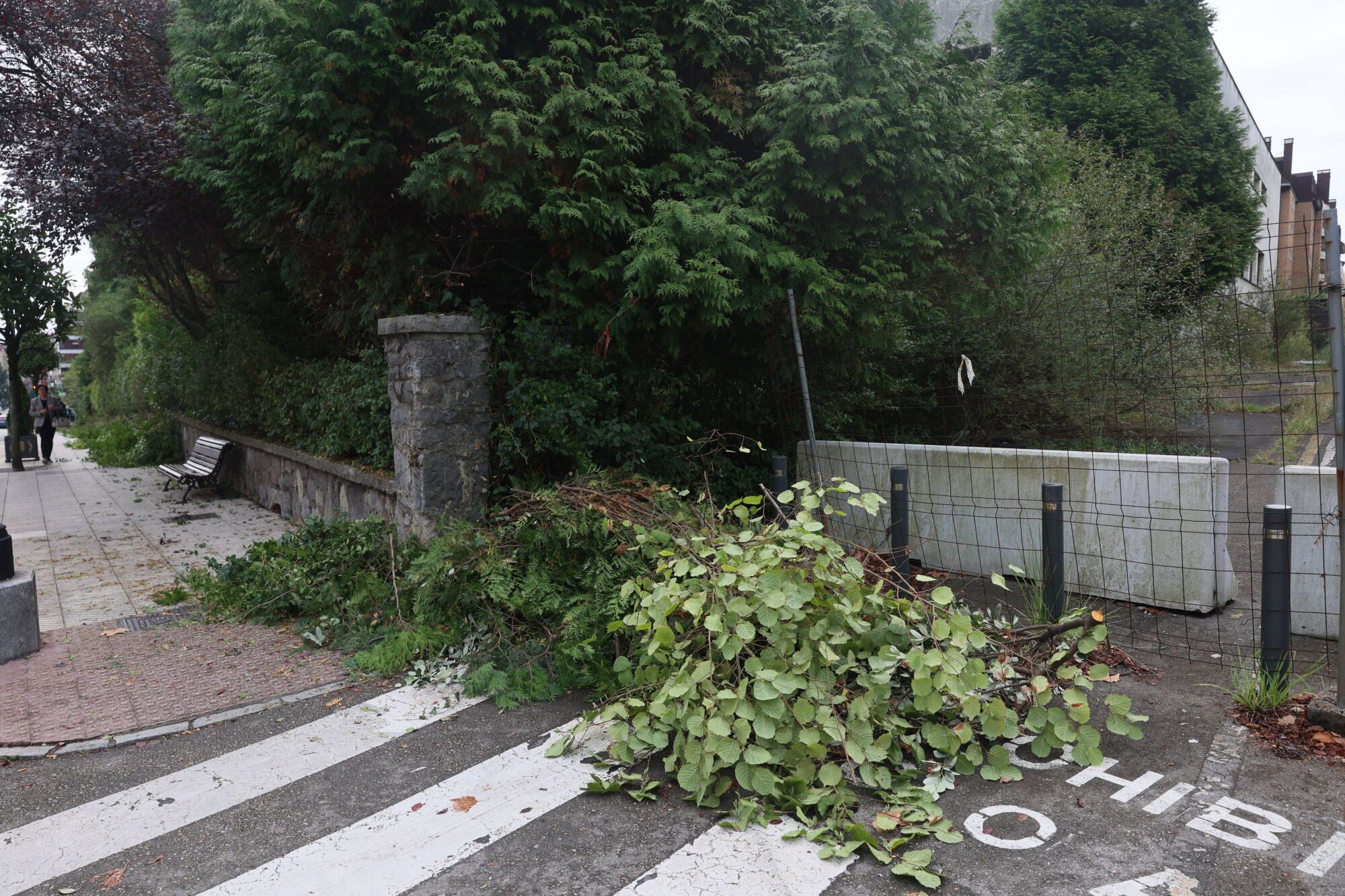 Viejo HUCA. Recorrido por cómo está el viejo hospital.