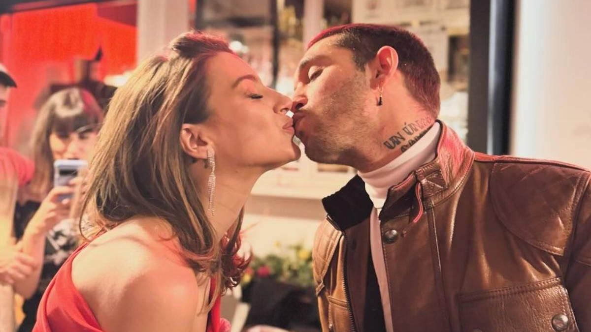 Todo lo que debes saber de la boda de Ana Guerra y Víctor Elías: el sitio, el vestido, la norma de los móviles y los invitados que van llegando