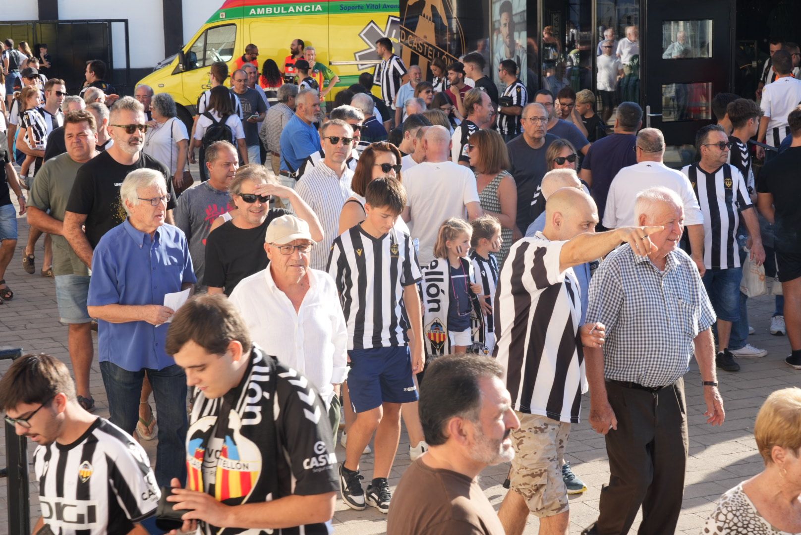 Así disfruta la afición del CD Castellón en Castalia