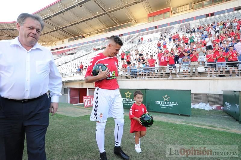 Presentación de Aquino