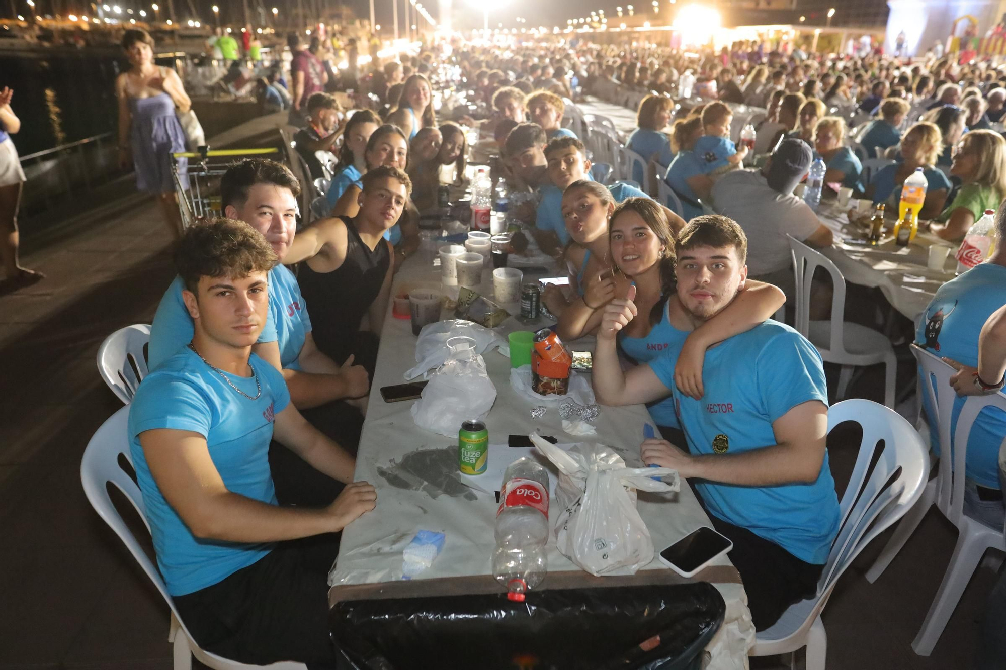 Sopar de pa i porta en las fiestas de Sant Pere del Grau de Castelló