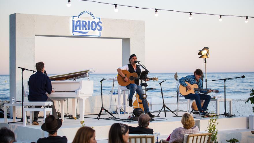 Los Atardeceres Larios traen en julio a Kiko Veneno, Marlango y Los Secretos