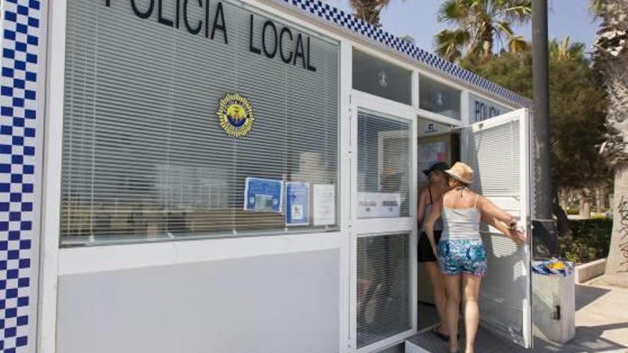 El retén de Playas de la Malva-rosa ayuda a localizar a 86 niños perdidos