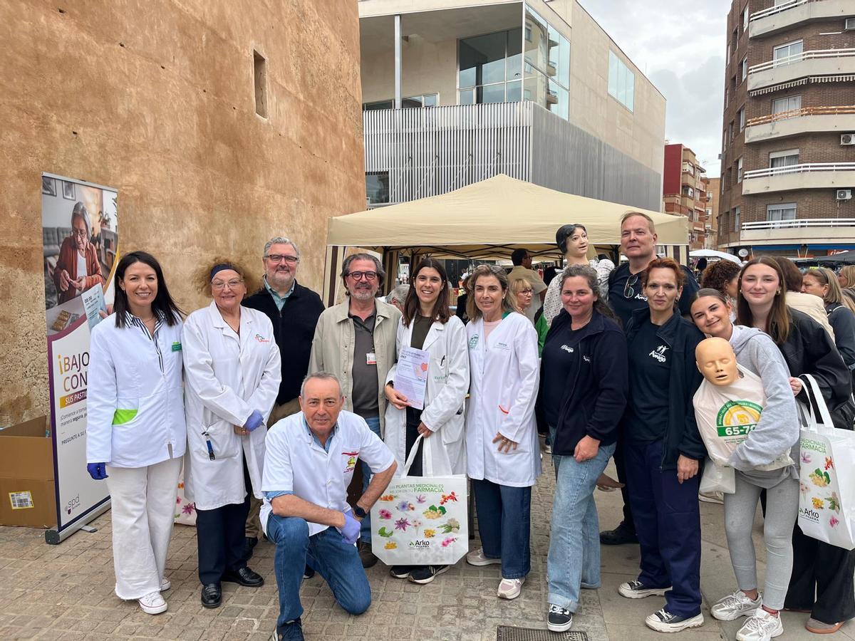 Actividad de promoción de la salud junto a la Torre.