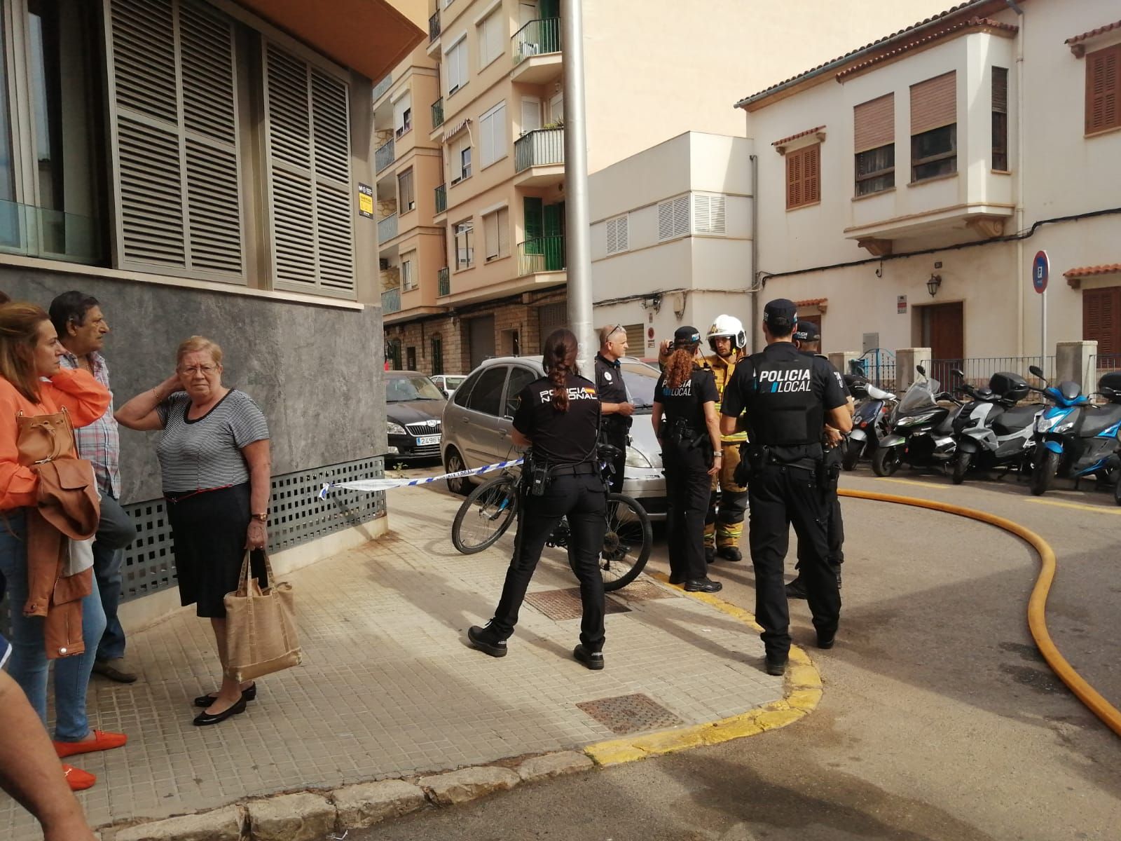 Un hombre herido en el incendio en un garaje en Palma