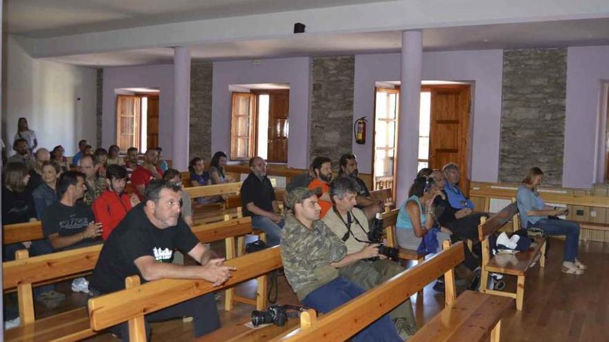 Asistentes a las ponencias sobre el lobo.