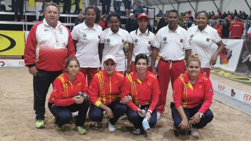 Los juveniles Martínez y Ruiz lucharán por las medallas de petanca