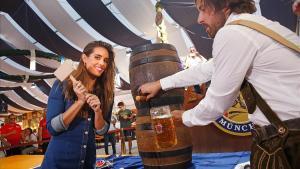 Ona Carbonell inaugura la octava edición de Oktoberfest Barcelona. 