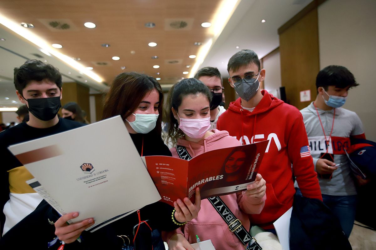 Unitour una feria para despejar las dudas de los estudiantes cordobeses