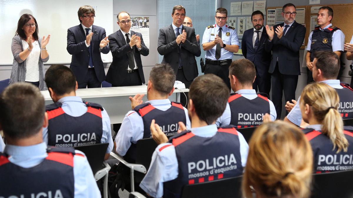 Puigdemont en la comisaria de Cambrils