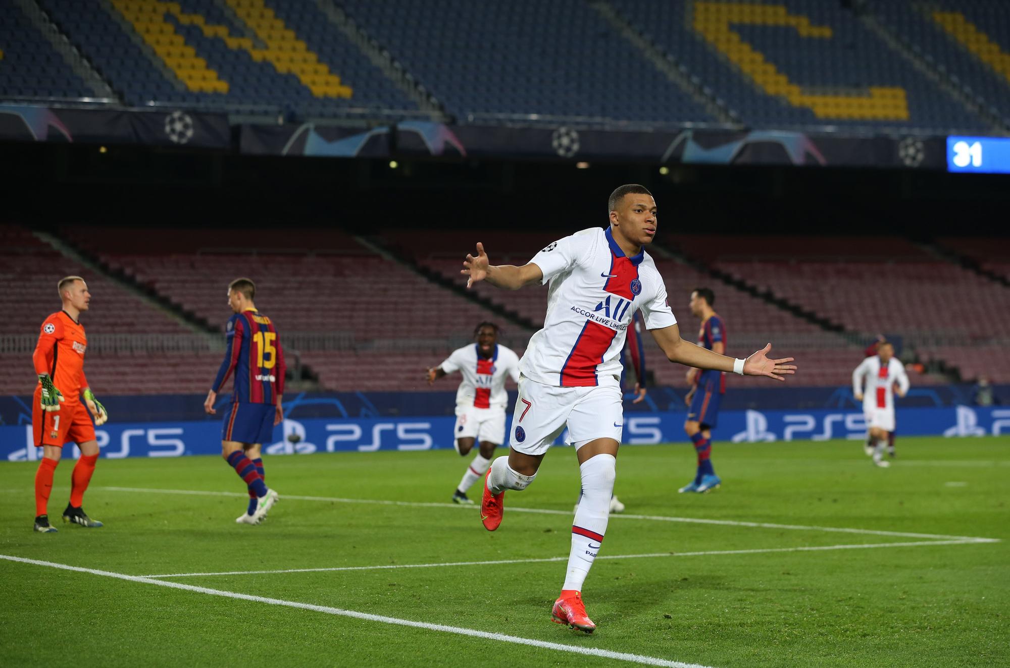 Mbappé celebrando un gol ante el FC Barcelona