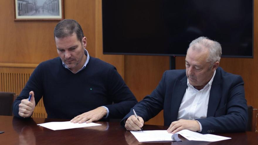 A Estrada busca fondos para ampliar sus pistas de pádel tras firmar un convenio con la federación gallega