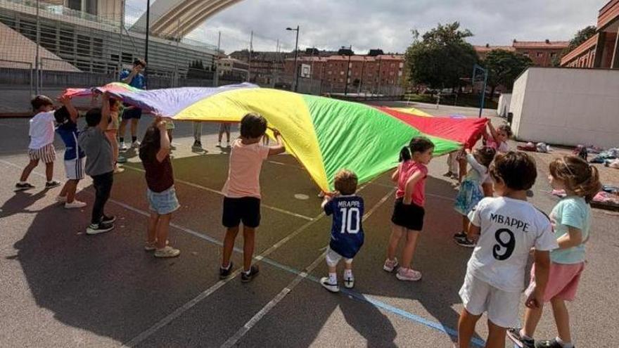 El programa de conciliación de Oviedo cierra el verano con 9.320 inscripciones en los colegios abiertos durante las vacaciones