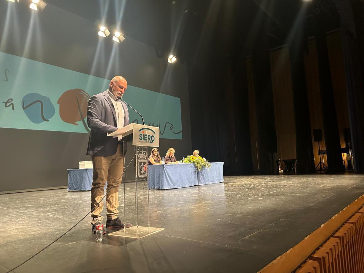 EN IMÁGENES: Graduación de Bachillerato y ciclos formativos del IES Juan de Villanueva de Pola de Siero