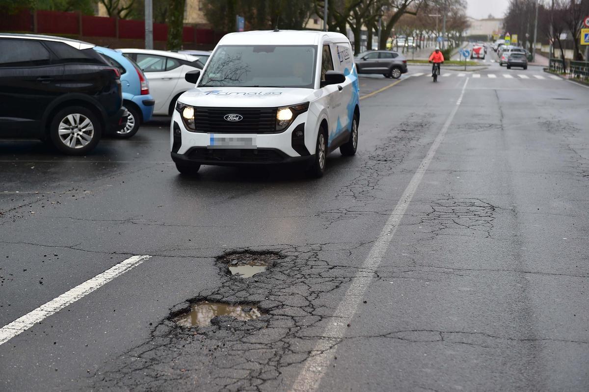 Fotogalería | Baches cada vez más profundos en Plasencia