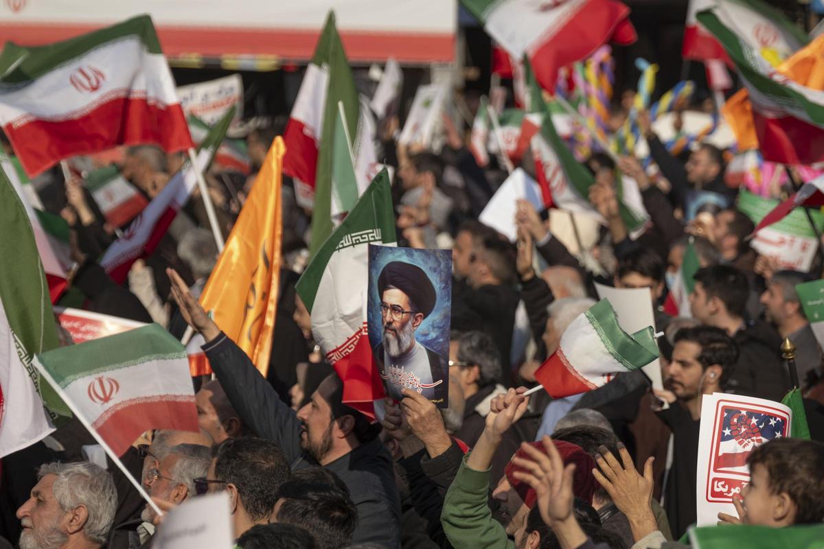 Manifestantes iranís en una marcha a favor del Gobierno