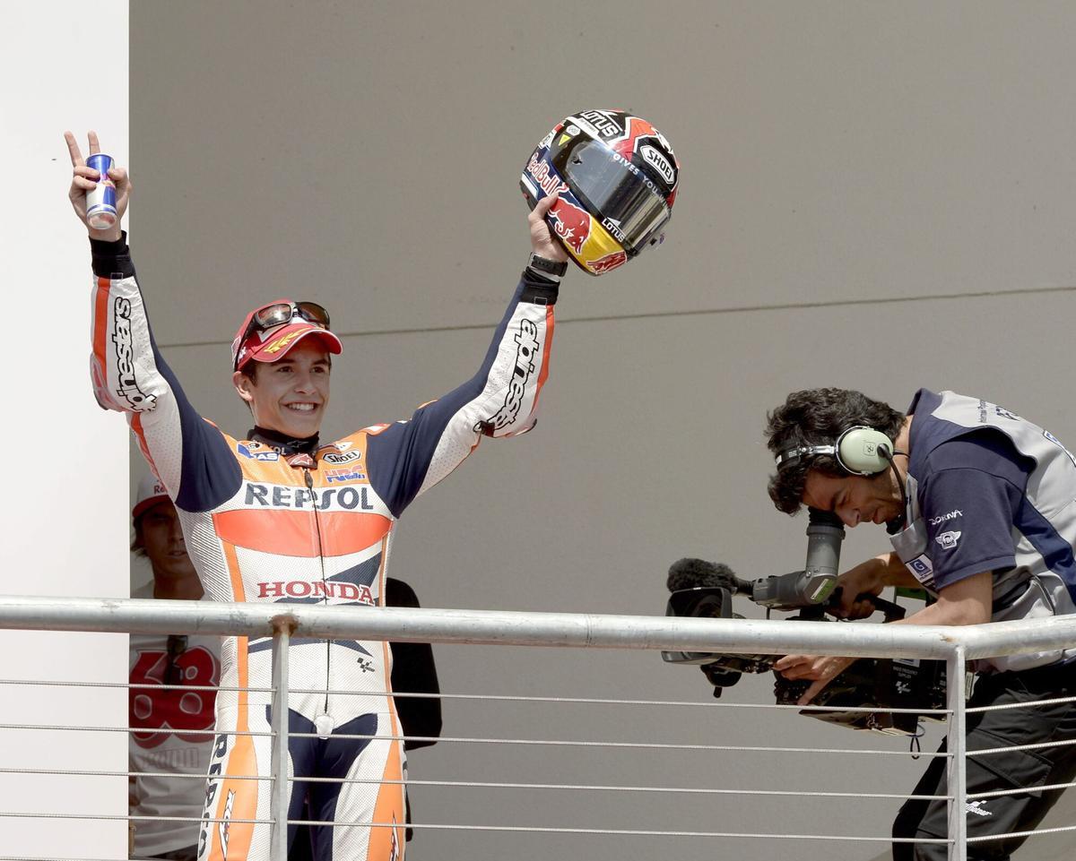 PBX16. Austin (United States), 21/04/2013.- Repsol Honda Team rider Marc Marquez of Spain (R) celebrates his victory in the MotoGP race at the US motorcycling Grand Prix of the Americas at the Circuit of the Americas in Austin, Texas, USA 21 April 2013. EFE/EPA/PAUL BUCK. gp las americas 2013. circuito las americas