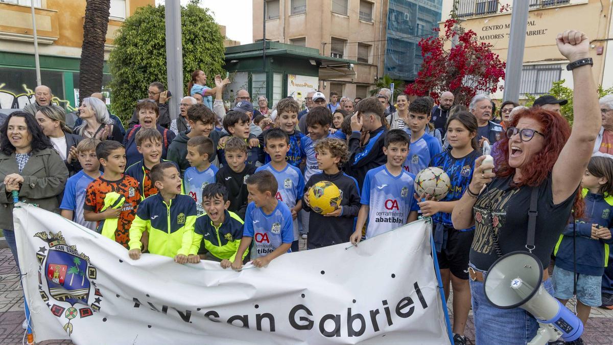 San Gabriel reclama la apertura del campo de La Cigüeña tras el fin de las obras