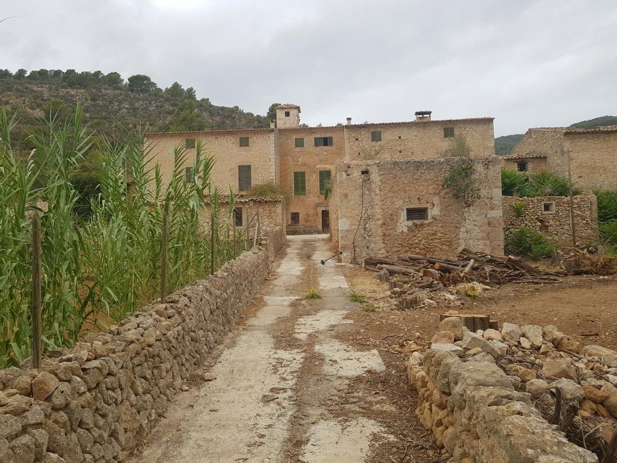 Vista actual de la fachada y de los jardines. /  DM