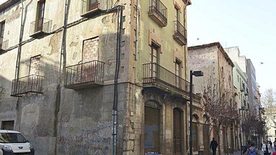 L&#039;edifici de la sala Edison, al carrer Sant Pau de Figueres.