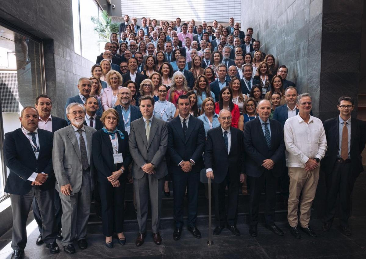 Foto de familia de la Asamblea de Cámaras Oficiales de Comercio Españolas en el Exterior