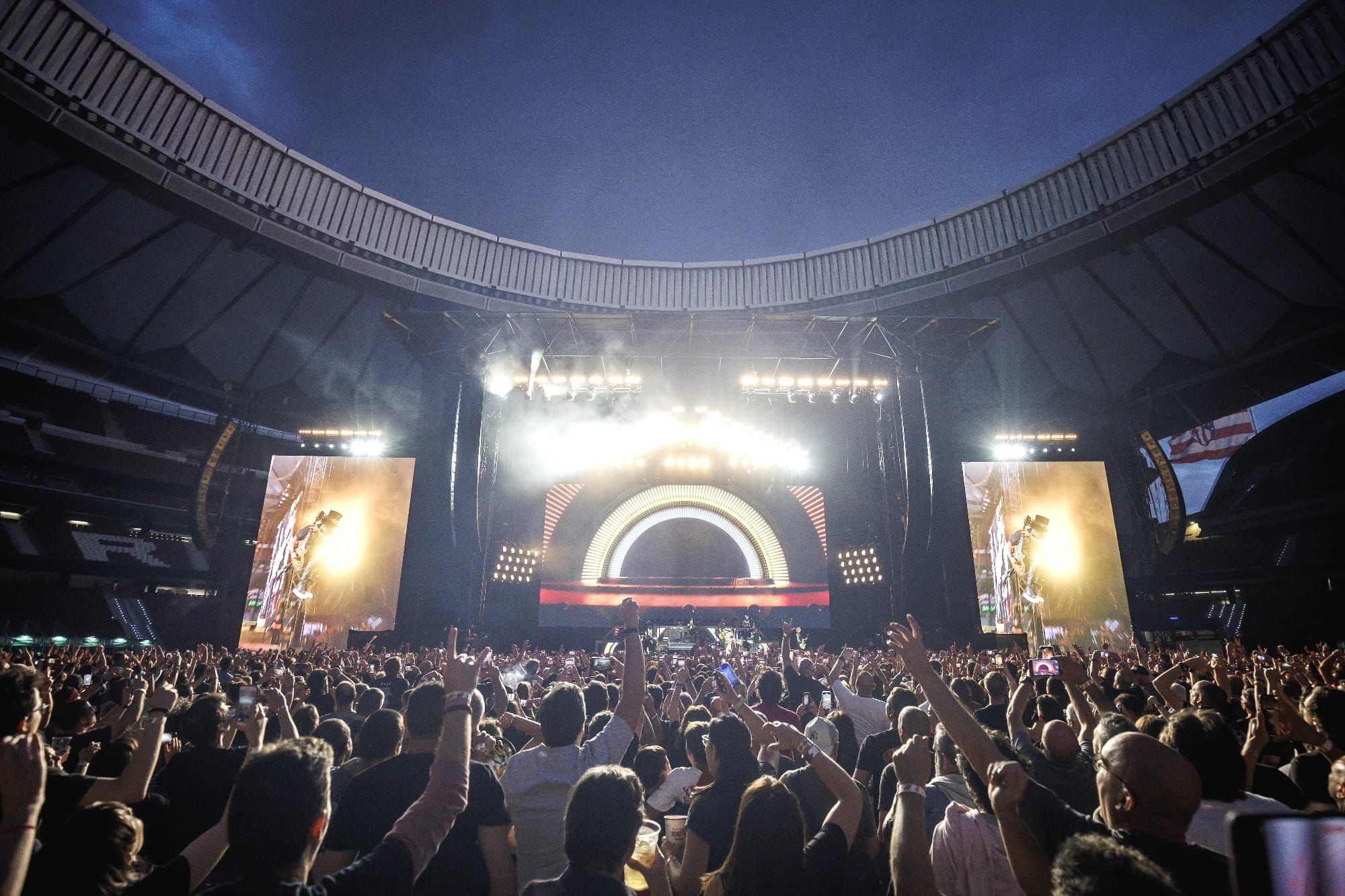 Guns n'Roses demuestran en Madrid que la nostalgia del rock sigue llenando estadios