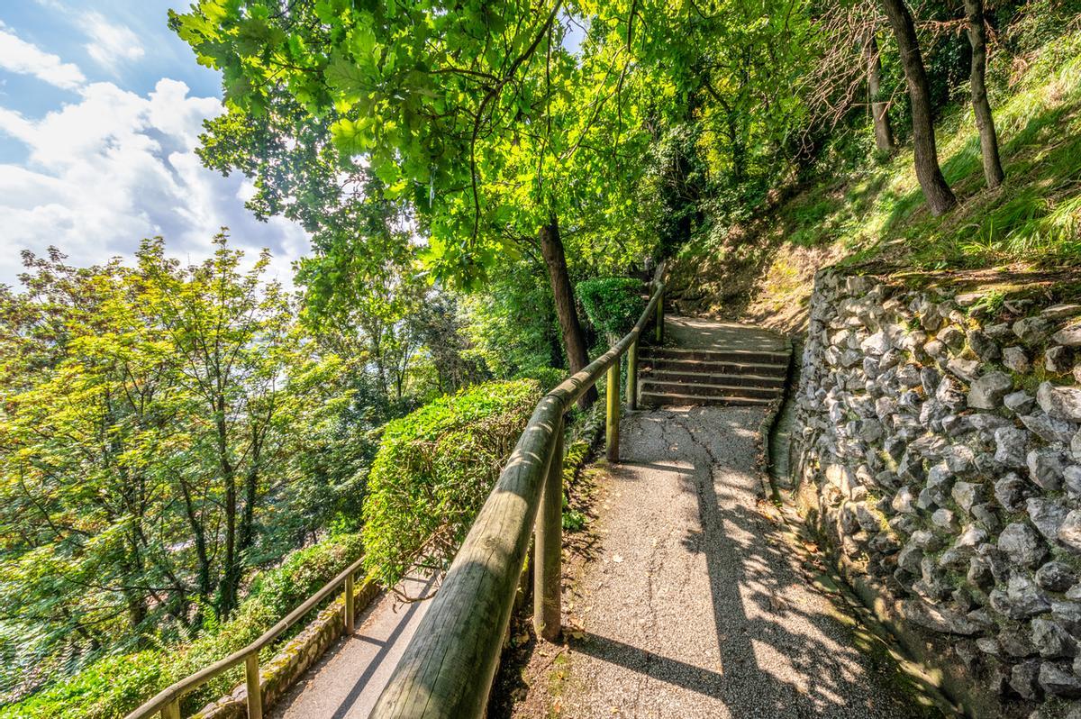 Escaleras que suben al Monte Urgull.