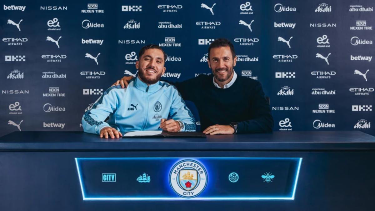 Rayan Cherki firma con el Manchester City
