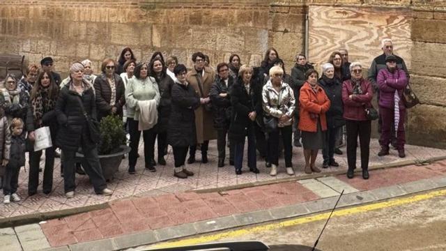 Socias de la Asociación de Mujeres Algairén se reunieron para leer el manifiesto redactado por Lucía Ruesca.