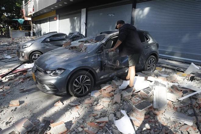El terremoto en Colombia desata la alarma en la colonia colombiana en Valencia: "Estamos buscando a mis sobrinos"
