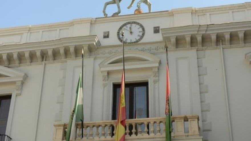 Una imagen de la fachada del Ayuntamiento de Granada.