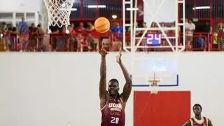 El UCAM Murcia gana y se divierte en San Javier ante el Andorra