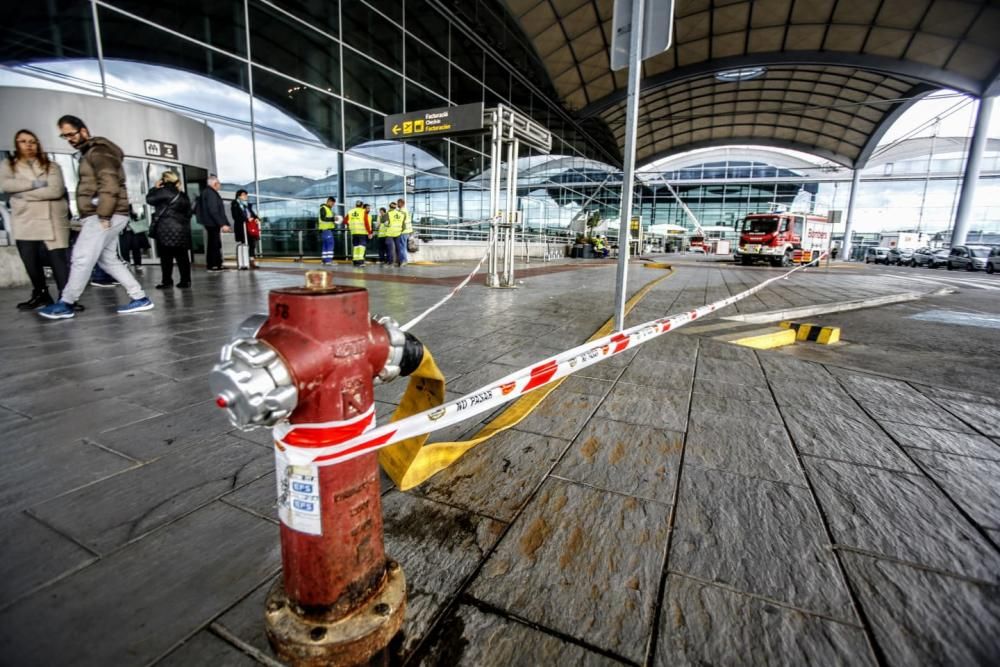 El temporal obliga a cerrar el tráfico aéreo en el aeropuerto de Alicante-Elche