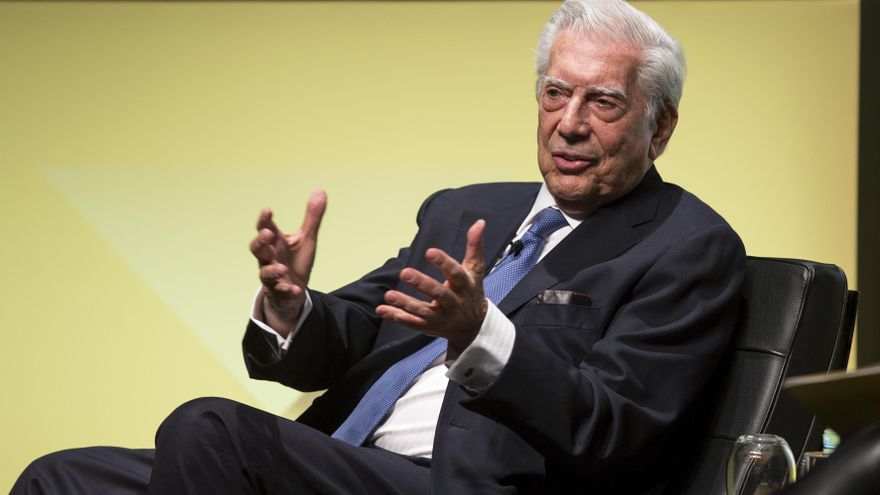 Mario Vargas Llosa, ingresado en el hospital por covid