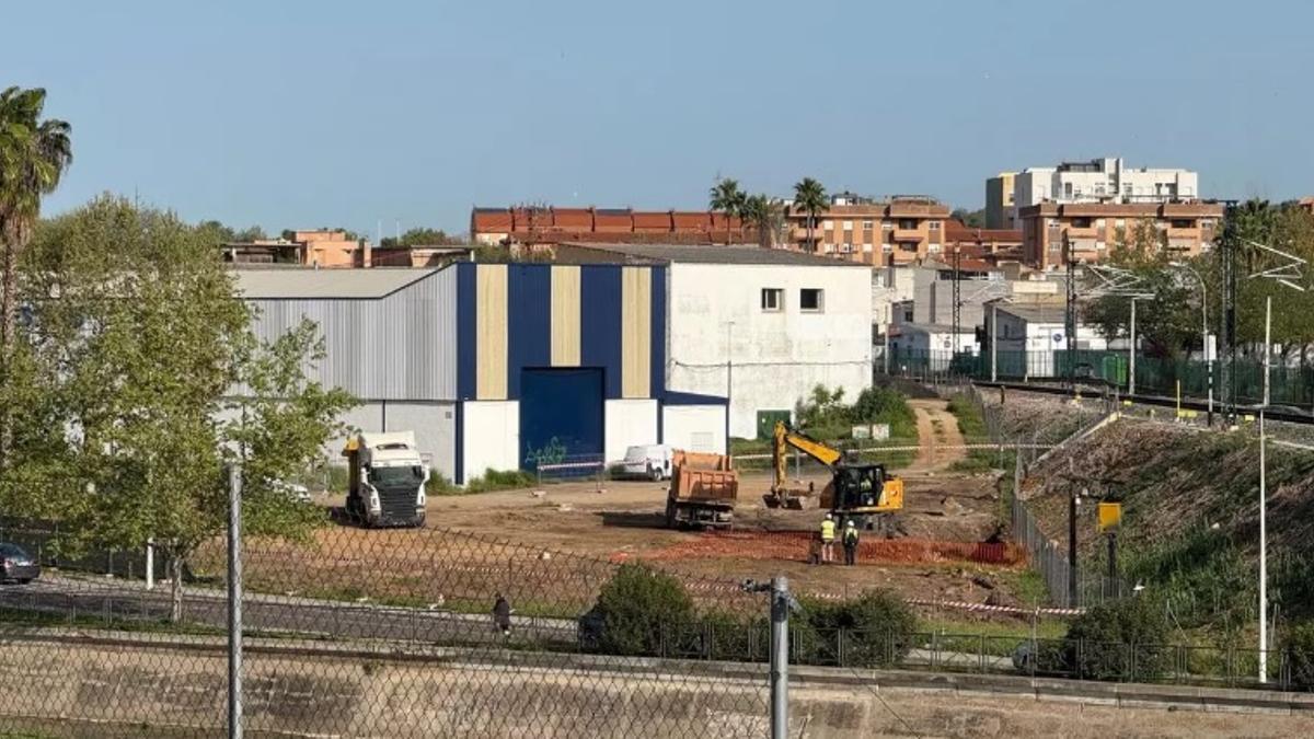 Maquinaria en las obras para reformar el viaducto.