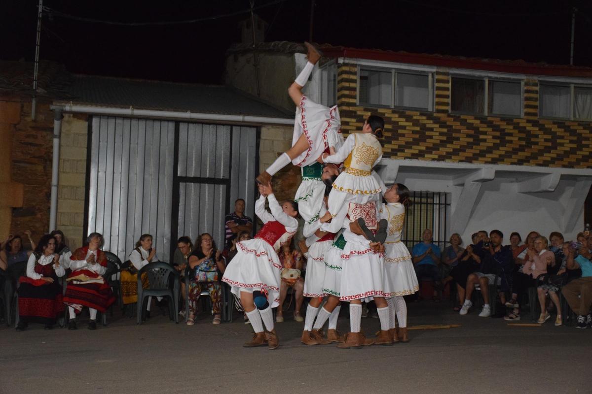 Folclore con acento transfronterizo en el Festival Internacional de de Aulas de Música de Aliste y Tras os Montes Folclore con acento transfronterizo en el Festival Internacional de de Aulas de Música de Aliste y Tras os Montes