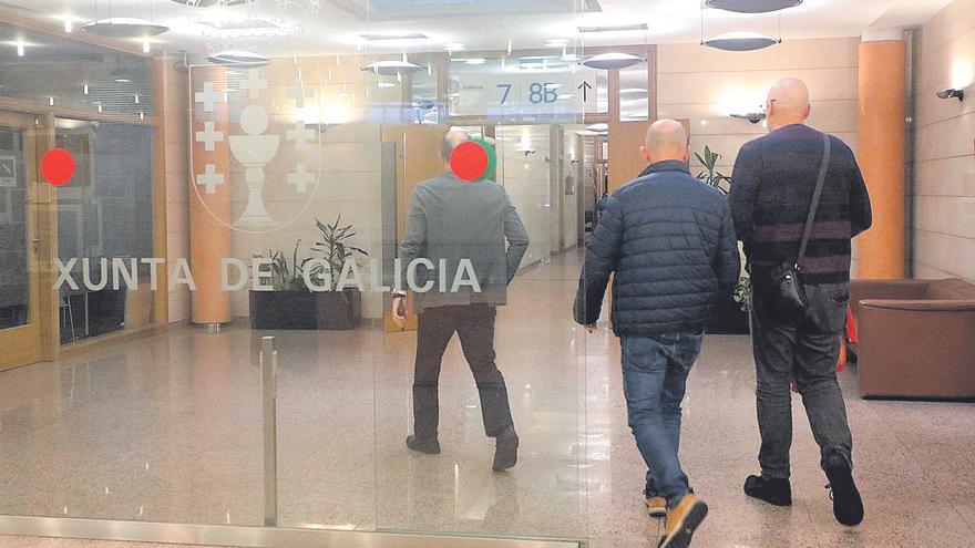 La Xunta abre la puerta a 6.000 empleados públicos a escalar en la carrera y ganar más