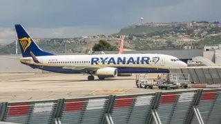 Cierran el aeropuerto de Marsella y confinan el norte de la ciudad y varias poblaciones por un incendio