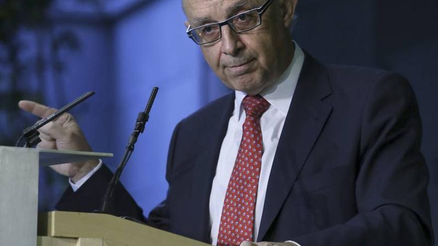 Montoro pondrá techo al gasto farmacéutico de las autonomías