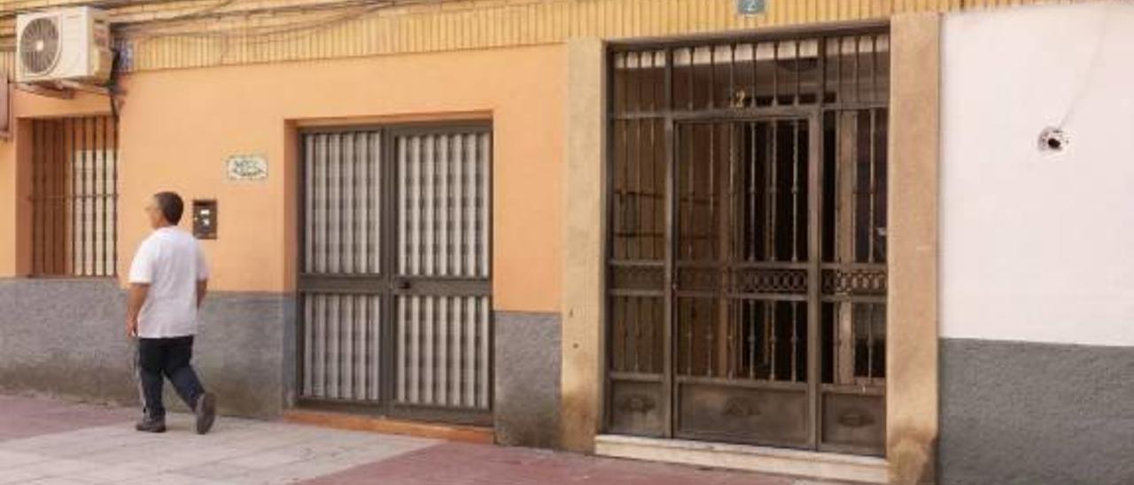 Edificio de la calle Ollería donde vivía el fallecido.