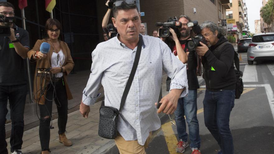 Jesús Tavira, dueño de un desguace, a su salida del juicio por el caso Sala.