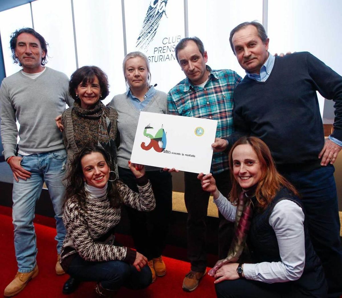 La llegada de jóvenes lleva el "optimismo" al grupo de montaña Torreblanca