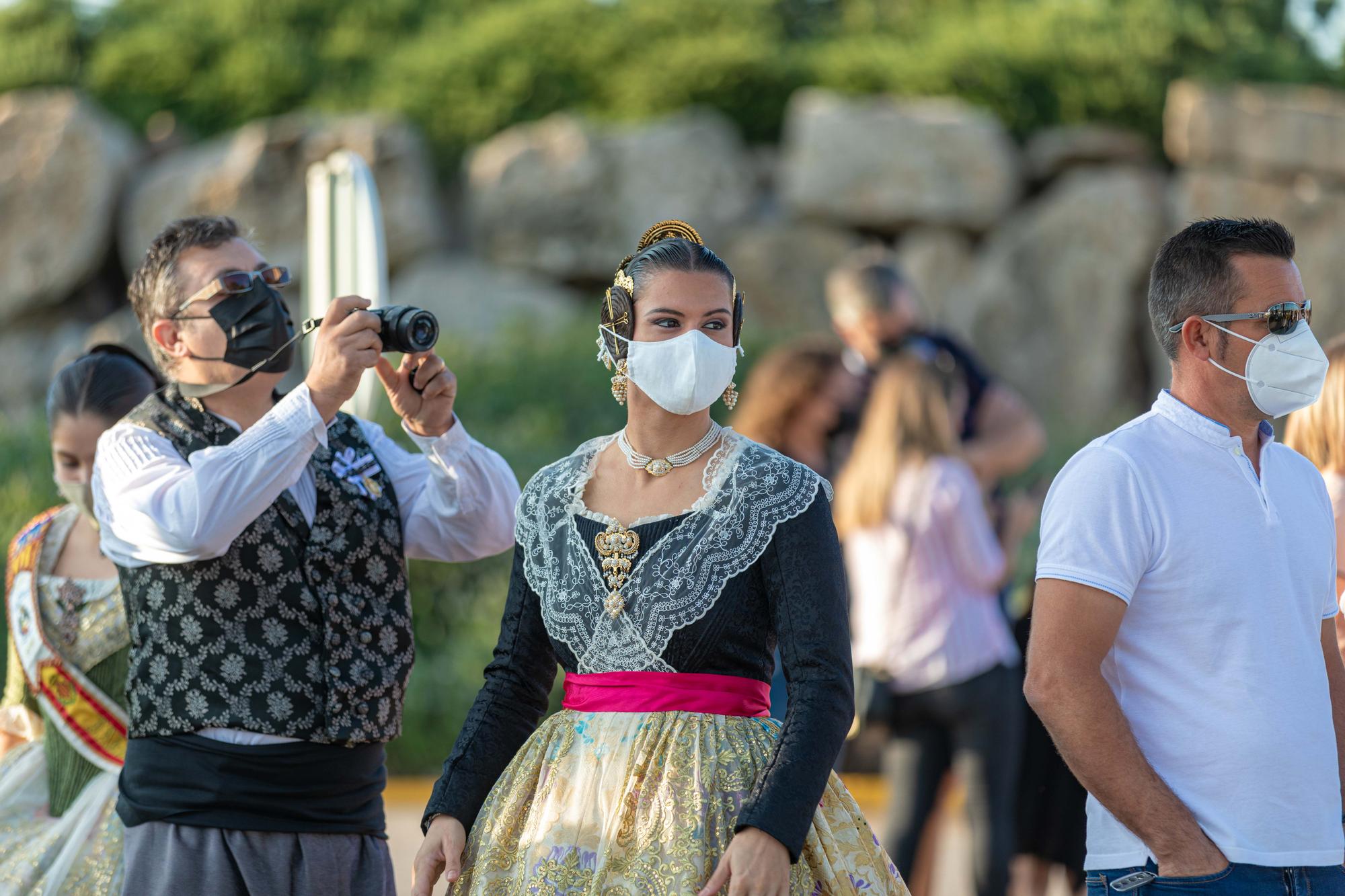 Las fallas del Marítim recuperan la Ofrenda Marinera