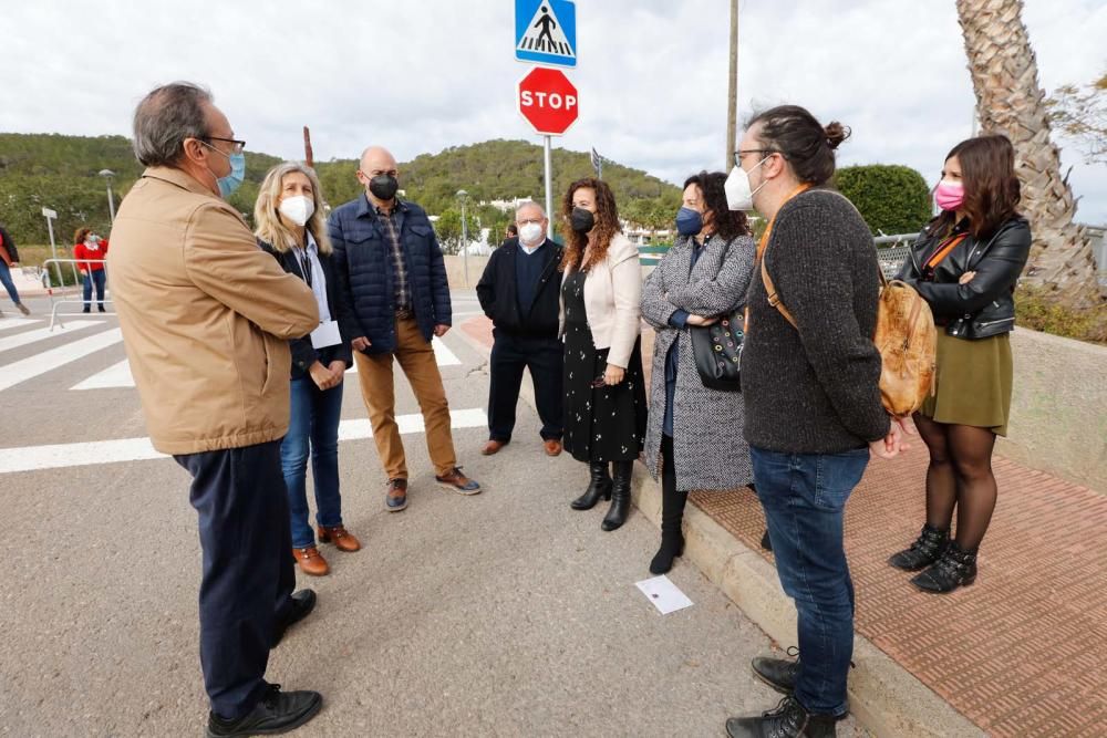 Pilar Costa visita el dispositivo de cribado de Santa Eulària.