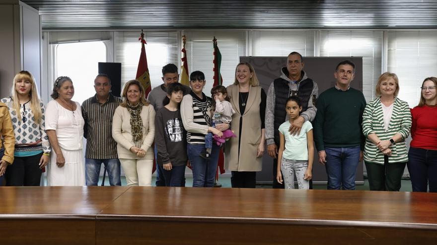 Ocho familias llegan de América para atender dependientes en Zamora