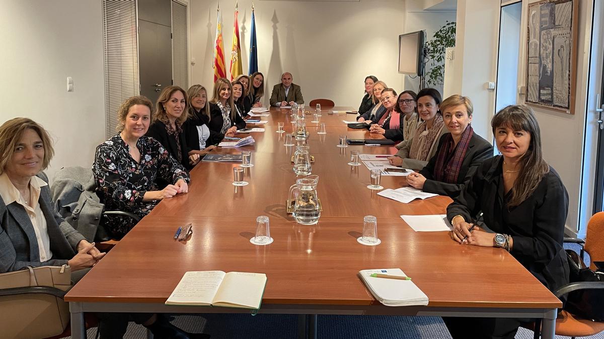 Catorce directivas y empresarias de Castellón en una de las reuniones celebradas en Bruselas.