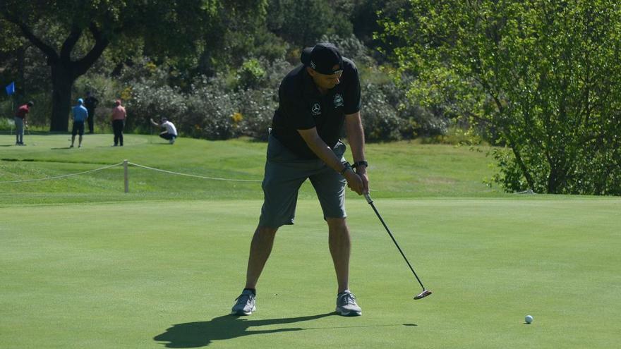 Antonio Granados lidera la Copa Albolafia de golf tras la jornada inicial