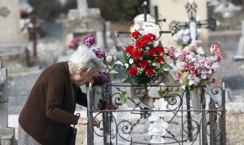 Día de Todos los Santos en el Cementerio de Zaragoza